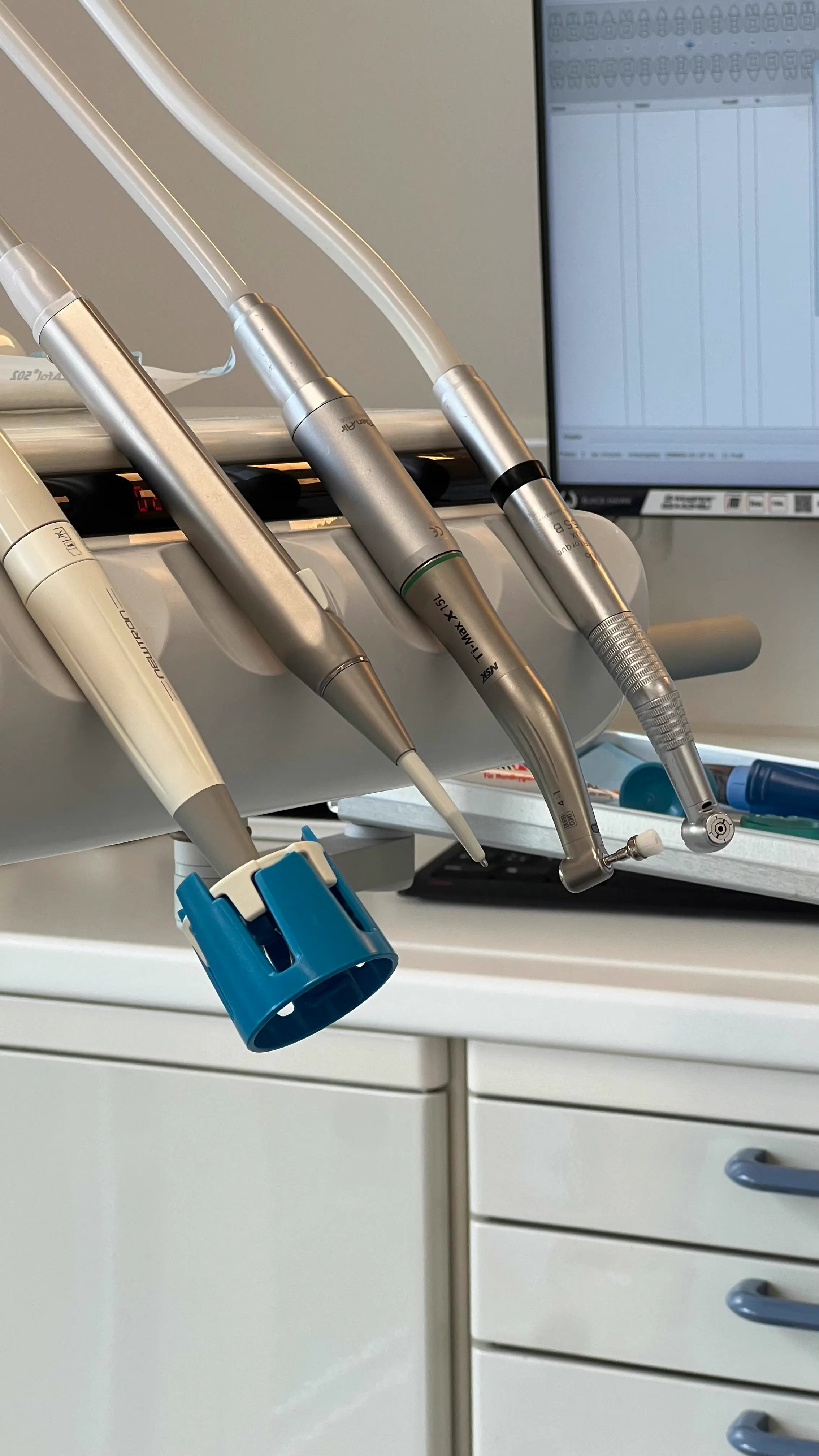 Igienizare dentară cu AirFlow